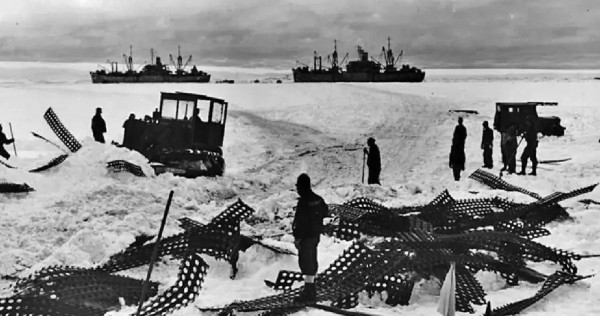 Ο τελευταίος επιζών της επιχείρησης Highjump «σπάει» τη σιωπή του: Το μυστικό της Ανταρκτικής